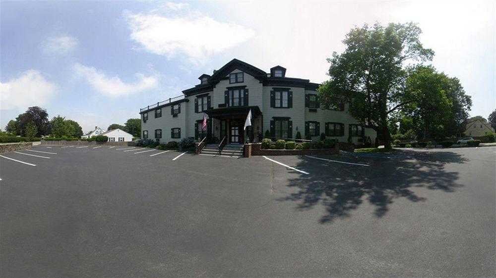 The Carriage House Inn Newport Middletown Exterior photo